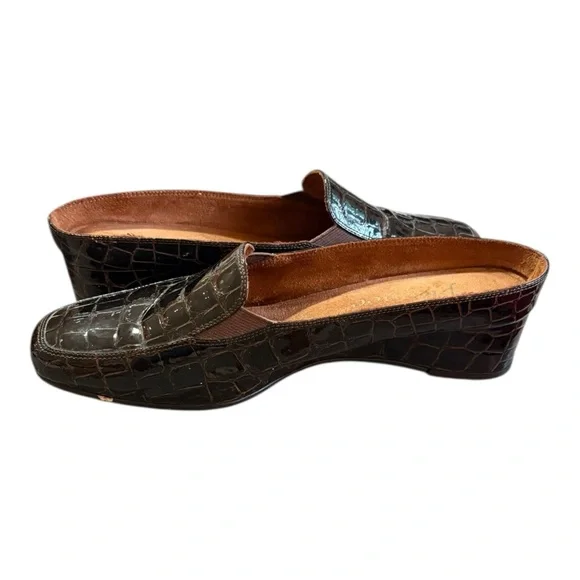 J. Renee brand mules, slip-on design, low wedge heel dark, crocodile-embossed - Picture 6 of 9